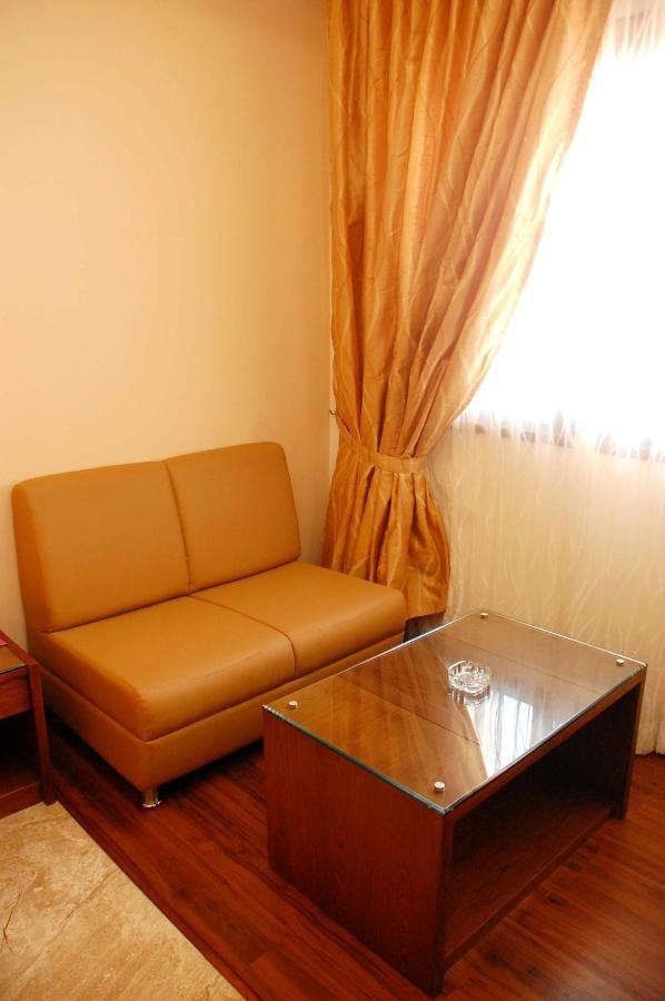 Hotel Deepa Comforts Mangalore Buitenkant foto
