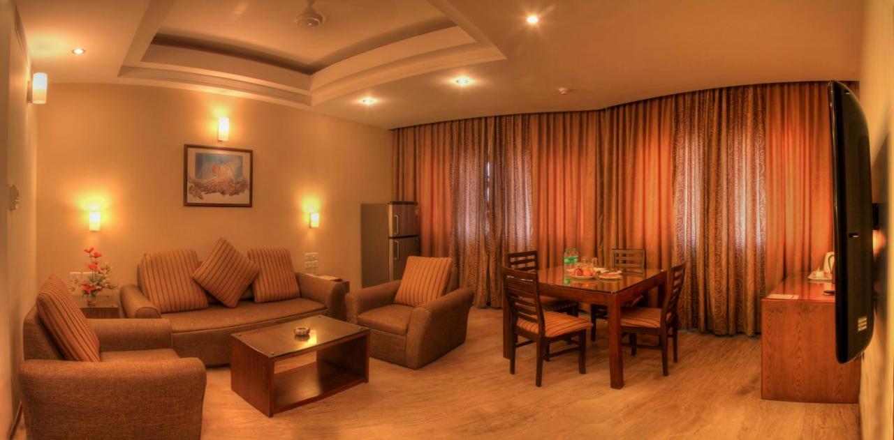 Hotel Deepa Comforts Mangalore Buitenkant foto