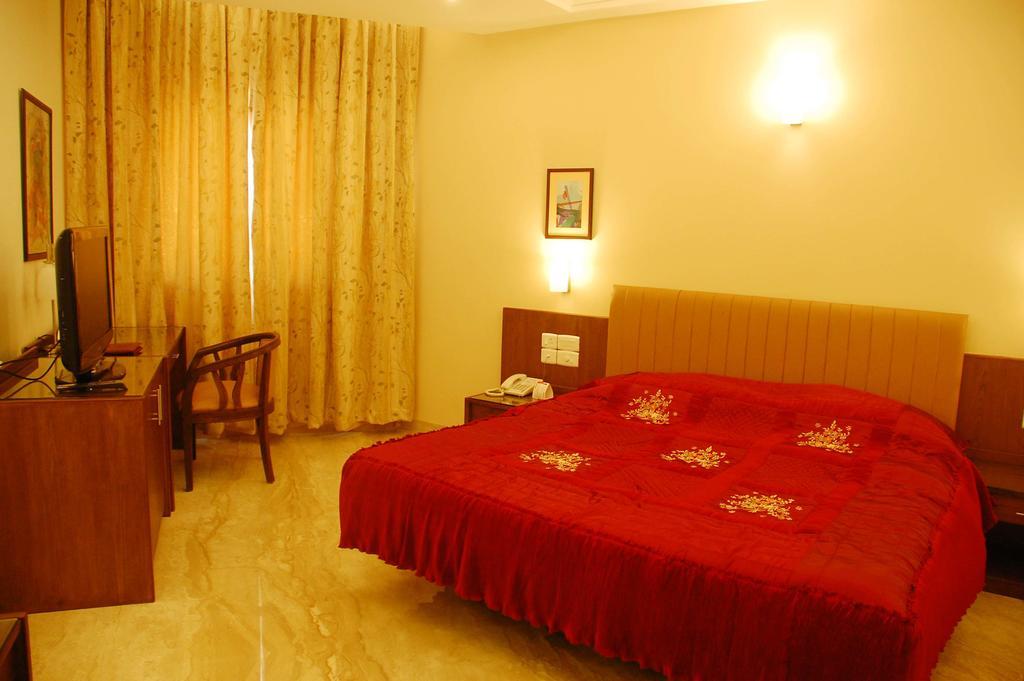 Hotel Deepa Comforts Mangalore Buitenkant foto