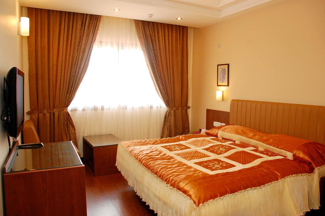 Hotel Deepa Comforts Mangalore Buitenkant foto