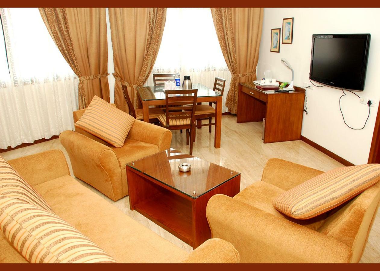 Hotel Deepa Comforts Mangalore Buitenkant foto